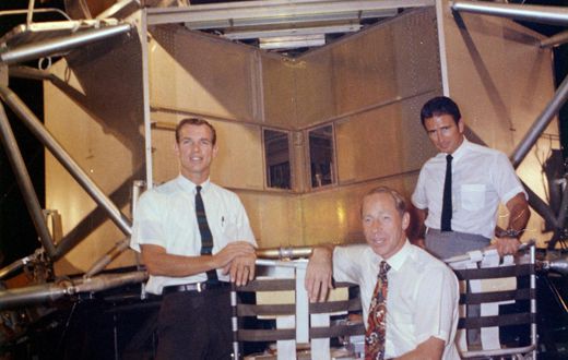 Alfred M. Worden, Who Orbited the Moon in 1971, Dies at 88