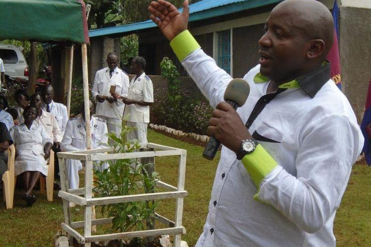 Lugari-MP-Ayub-Savula-addressing-residents-in-his-constituency-3-e1490599775909