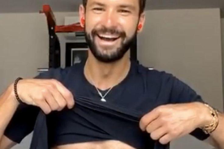 Grigor Dimitrov Shows Venus Williams His Six-Pack