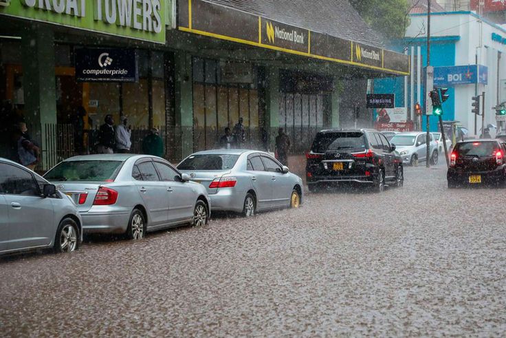 A photo of heavy rainfall being experienced in Nairobi
