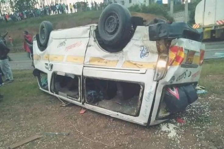 Wreckage of the accident along Kisumu-Kakamega Road