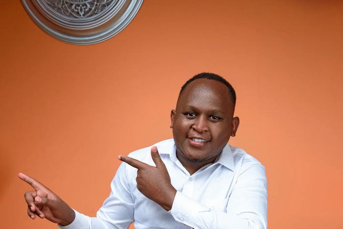 Youtuber Commentator 254