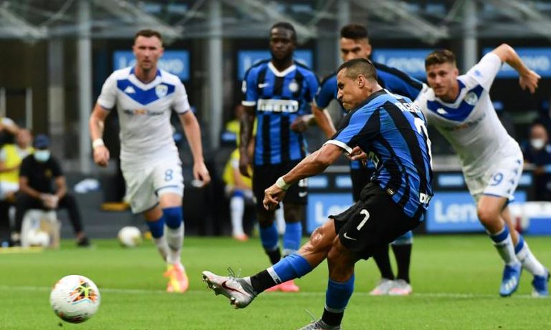 Chilean forward Alexis Sanchez signed a three-year deal with Inter Milan.