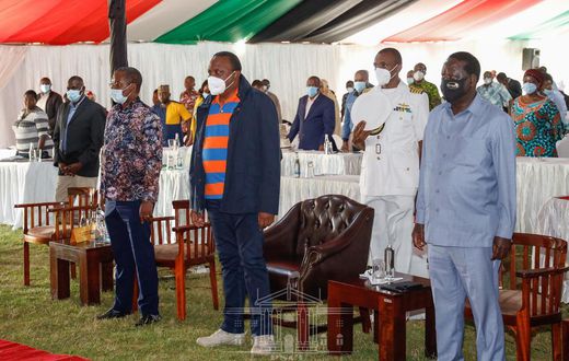 President Uhuru Kenyatta, former Prime Minister Raila Odinga and a number of Kenyan MPs during the Naivasha BBI retreat