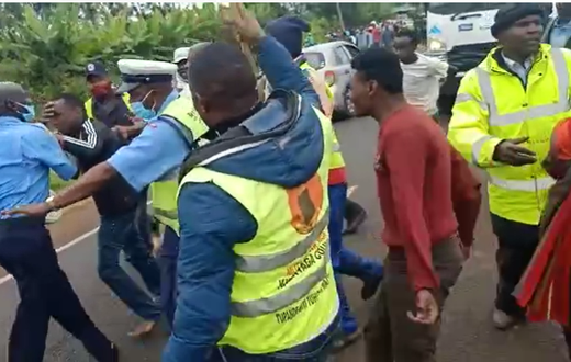 Police officers ttacked by mob in Kirinyaga county after trying to protect miraa van driver who killed boda boda rider