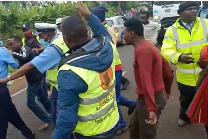 Police officers ttacked by mob in Kirinyaga county after trying to protect miraa van driver who killed boda boda rider