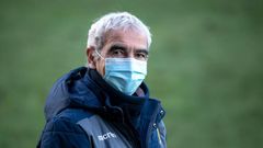 I'm back! Raymond Domenech arrives at training in Nantes