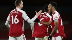Arsenal's Pierre-Emerick Aubameyang (R) celebrates scoring against Southampton