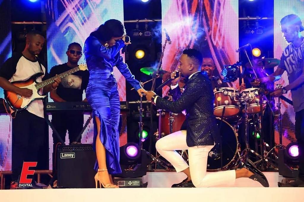 Rapper Bill Nass proposes to singer Nandy during live performance