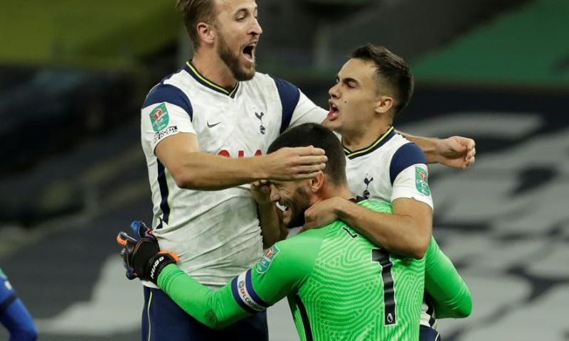 Tottenham beat Chelsea on penalties to reach the League Cup quarter-finals