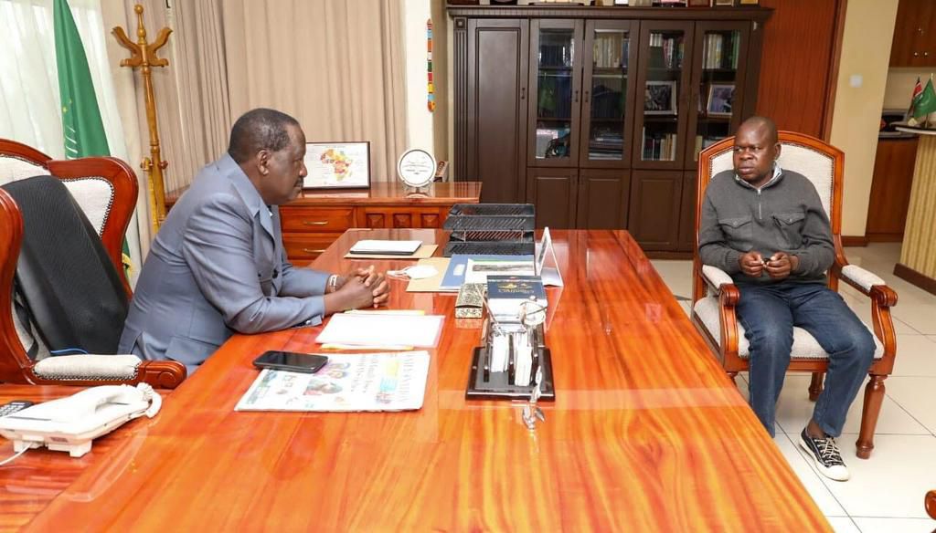 Raila meets Robert Njura man who helped him cross Lake Victoria to Uganda as he went to exile in Norway in 1991