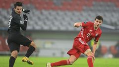 Bayern Munich defender Benjamin Pavard (R) has shaken off a knock from Wednesday's 3-1 win over Salzburg in the Champions League