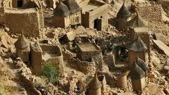 The Bandiagara site, a landscape of cliffs and sandy plateaux with traditional human settlements, representative of the Dogon culture, was placed on the UNESCO World Heritage List in 1989