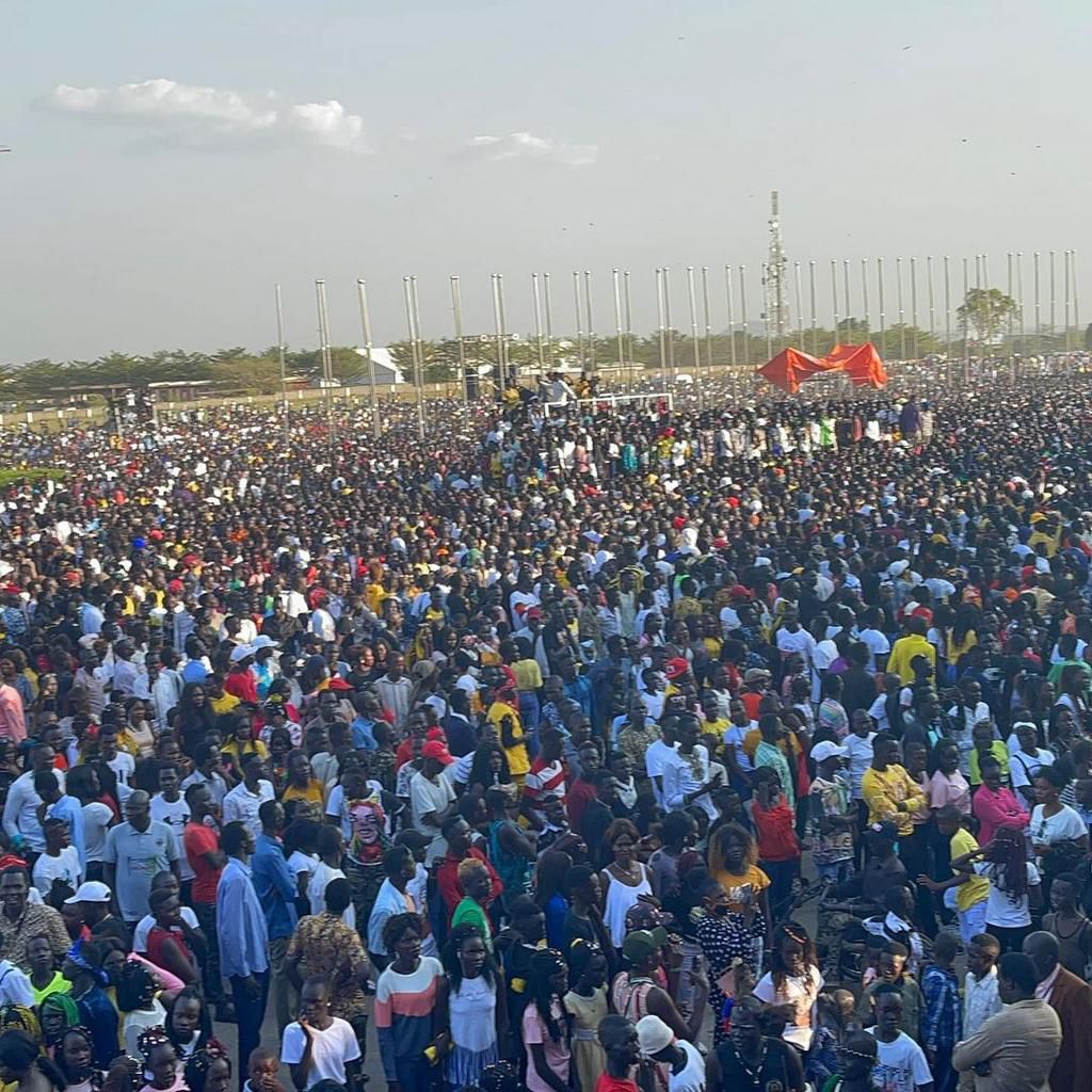 Diamond Brings South Sudan to a standstill with his electrifying performance to over 100K people (video)