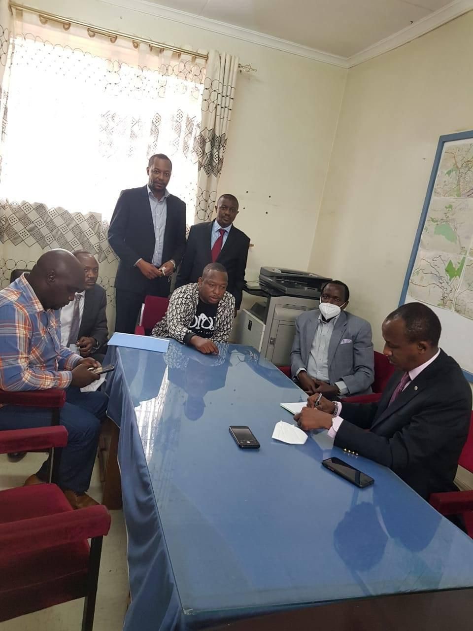 Kalonzo Musyoka leads a section of leaders to visit Mike Sonko in jail