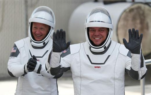 Bob Behnken (r) and Doug Hurley (l) blasted off from Cape Canaveral on May 30 on board a SpaceX Crew Dragon, and are supposed to splash down off the coast of Florida on Sunday afternoon
