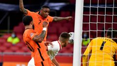 Steven Bergwijn (centre)scored the only goal as the Netherlands beat Poland 1-0