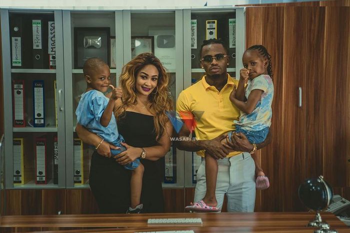 Diamond Platnumz treats Zari & his kids to tour of his Mega Mansion (Courtesy/Wasafi)
