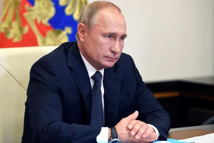 US senators say Russian President Vladimir Putin's government needs to face sanctions for ongoing interference in the 2020 US election