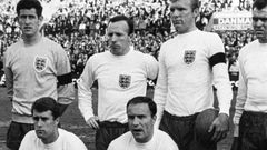 Nobby Stiles (back row, second left) pictured in 1966