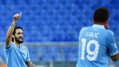 Luis Alberto (L) got Lazio back winning in Serie A against Sampdoria.