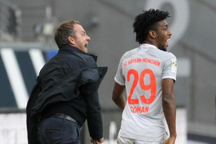 Bayern Munich head coach Hansi Flick (L) is demanding his side bounce back against Lazio after poor recent results