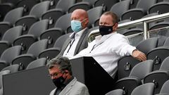 Newcastle United owner Mike Ashley (right)