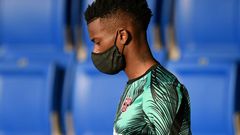 Portugal defender Nelson Semedo has signed for Wolves from Barcelona