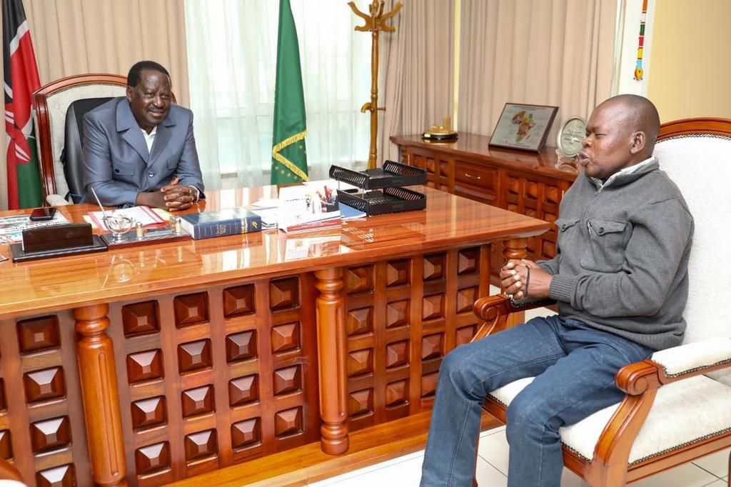 Raila meets Robert Njura man who helped him cross Lake Victoria to Uganda as he went to exile in Norway in 1991