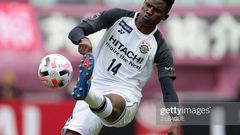 Michael Olunga wins Golden Boot award in Japan (Photos)