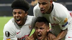 Lucas Ocampos (C) sent Sevilla to the Europa League semi-final with a late header that saw off Wolves