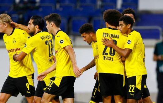 English teenager Jude Bellingham (R) scored on his debut for Borussia Dortmund in the German Cup