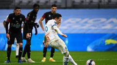 Florian Thauvin takes and misses a penalty in Marseille's defeat to Nimes