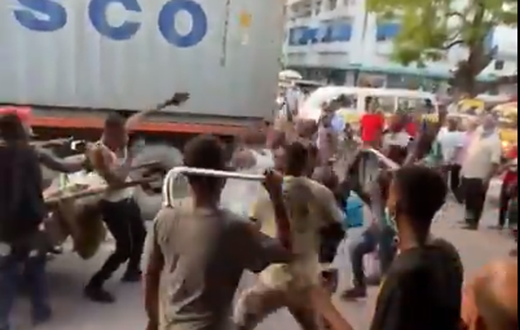 Several injured as traders clash in Mombasa