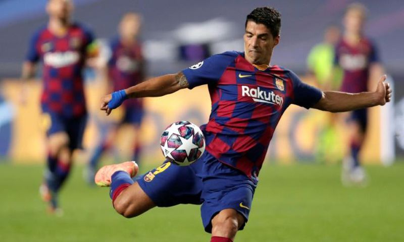 'Complicated' for Barcelona's Luis Suarez to get an Italian passport to play for Juventus