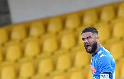 Napoli forward Lorenzo Insigne scored the equaliser after his brother Roberto's goal for Benevento