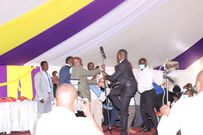 MPs Simba Arati and Sylvanus Osoro exchange blows at Burial ceremony in Kisii (Photos)