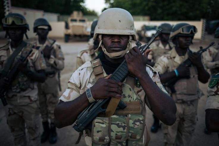 Both security forces and separatist groups are responsible for violence in the country's minority anglophone regions, HRW says