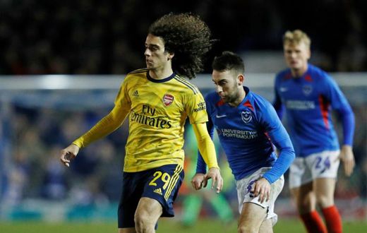 Arsenal's French midfielder Matteo Guendouzi (L) has joined Hertha Berlin on loan