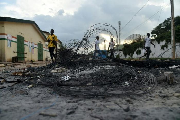 The scene in a Daoukro street last weekend after clashes between local youths from the Malinke and Baoule groups