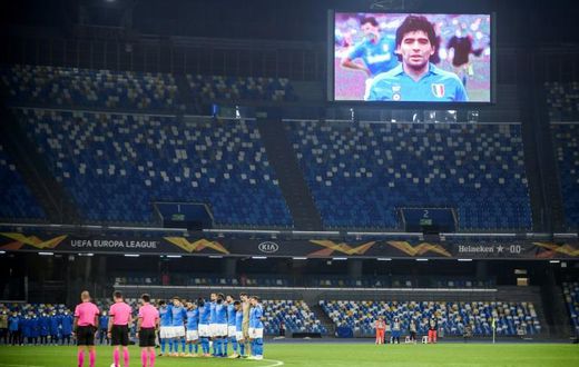 Napoli players paid tribute to club legend Diego Maradona before their Europe League match in Naples.