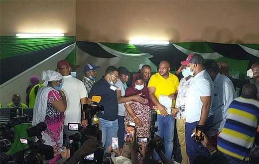 Feisal Bader receiving his election certificate in Msambweni