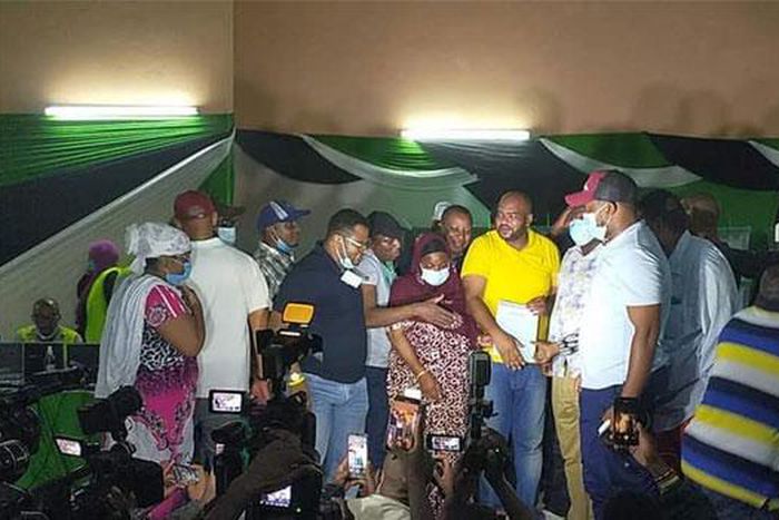 Feisal Bader receiving his election certificate in Msambweni