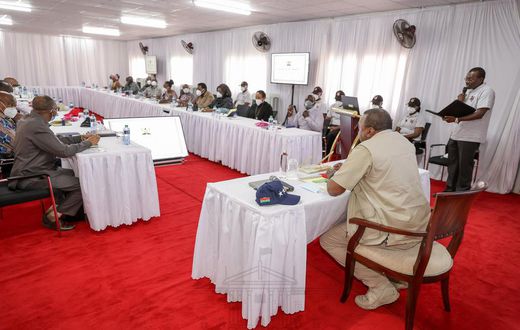 President Uhuru Kenyatta chairing cabinet meeting at Manyani, Taita Taveta