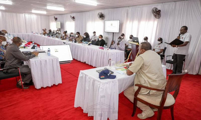 President Uhuru Kenyatta chairing cabinet meeting at Manyani, Taita Taveta