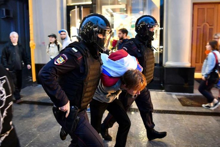 Detained protestors had collected signatures against recently adopted but controversial Russian constitutional reforms