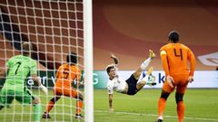Zaniolo's acrobatic kick before suffering a serious knee injury