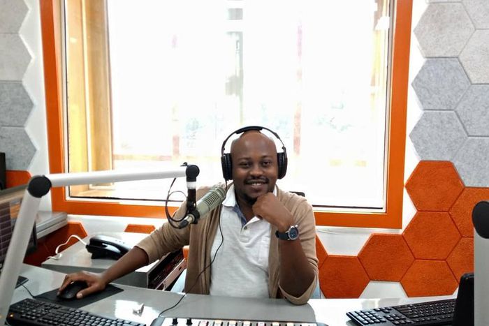 Comedian Alvan Love lands new radio job at Trace FM (Photos)