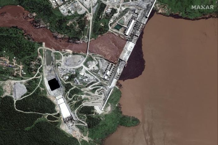 The United States suspended Wednesday a portion of its financial aid for Ethiopia citing the lack of progress in talks with Sudan and Egypt over a huge new dam on the Nile river