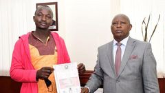Famous 2NK driver John Muthoni (left) lands lucrative job in Nyeri County Government led by Governor Mutahi Kahiga (right)